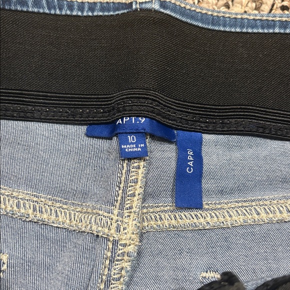 Apt. 9 Women's Cropped Jeans in Navy and Light Blue - Picture 2 of 3